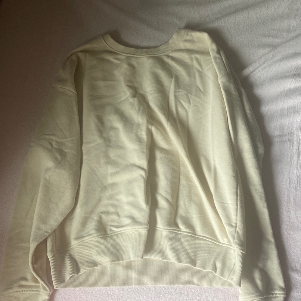 Forever 21 cream crewneck sweatshirt